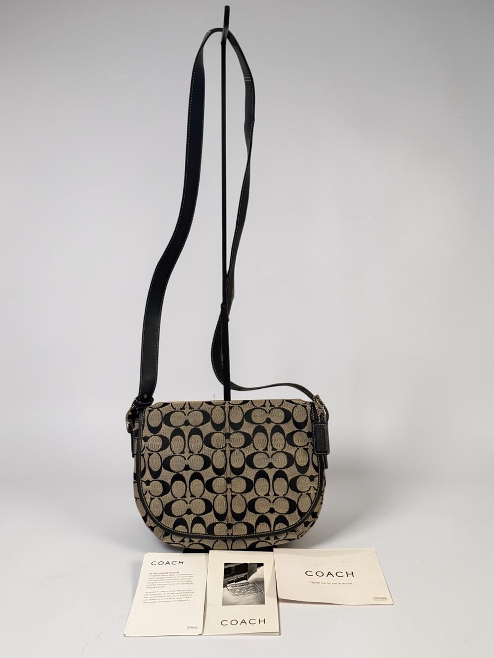 COACH Signature Canvas Messenger Crossbody Bag Black Beige Jacquard Leather 6842